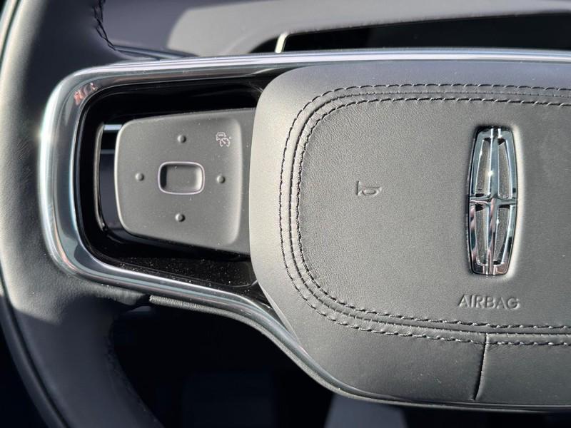 new 2025 Lincoln Nautilus car, priced at $62,270