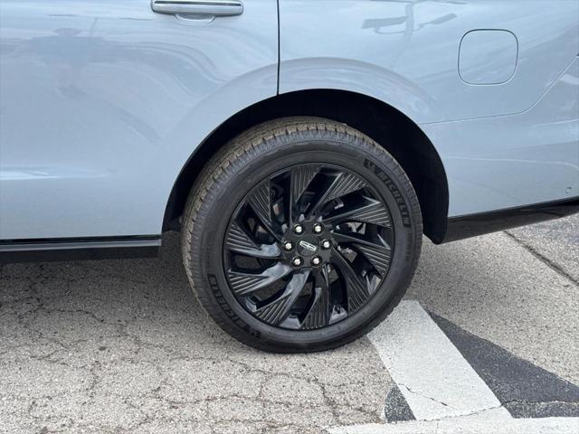 new 2025 Lincoln Navigator car, priced at $108,360