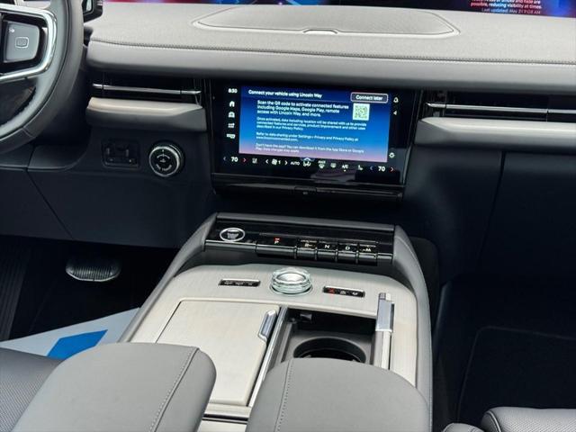 new 2025 Lincoln Navigator car, priced at $109,545