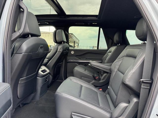 new 2025 Lincoln Navigator car, priced at $109,545