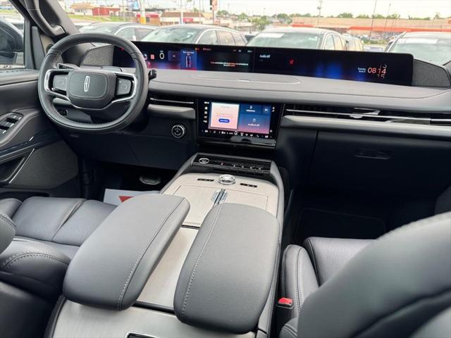 new 2025 Lincoln Navigator car, priced at $105,985
