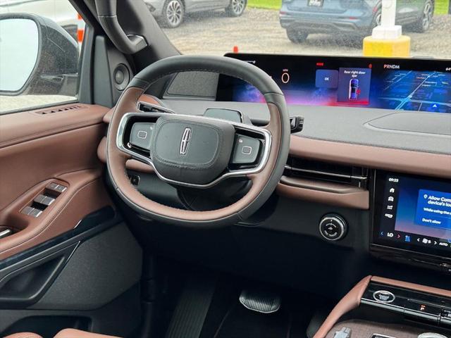 new 2025 Lincoln Navigator car, priced at $108,220