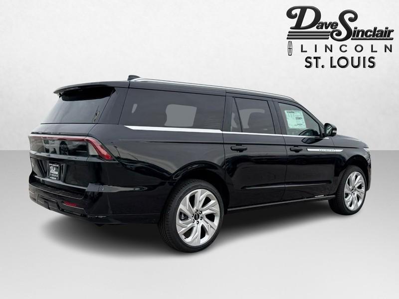 new 2025 Lincoln Navigator car, priced at $108,220