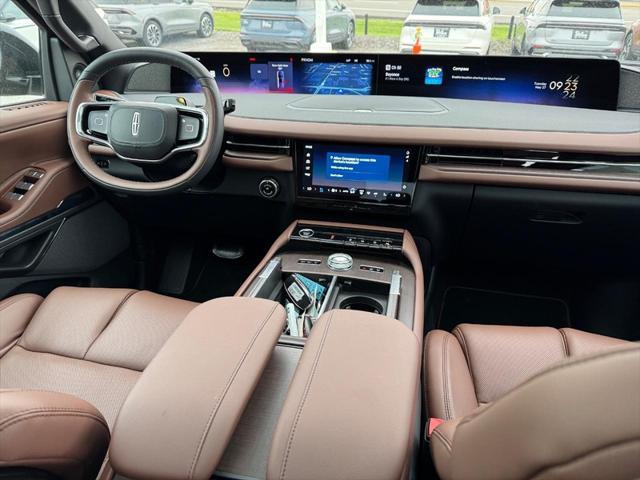 new 2025 Lincoln Navigator car, priced at $108,220
