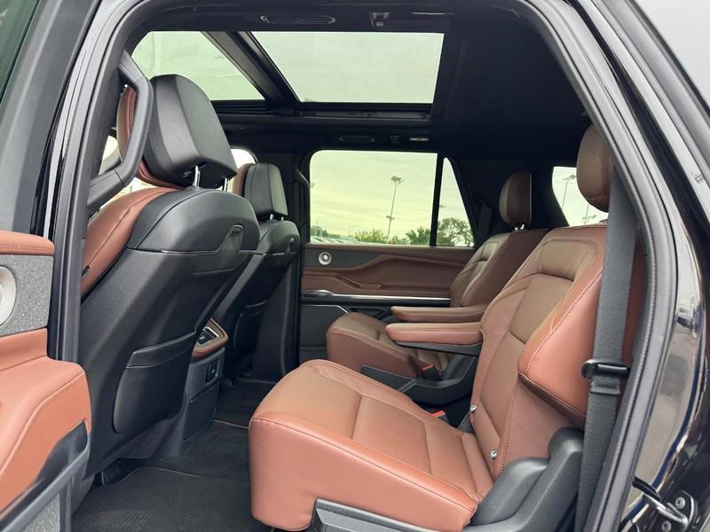 new 2025 Lincoln Navigator car, priced at $108,220