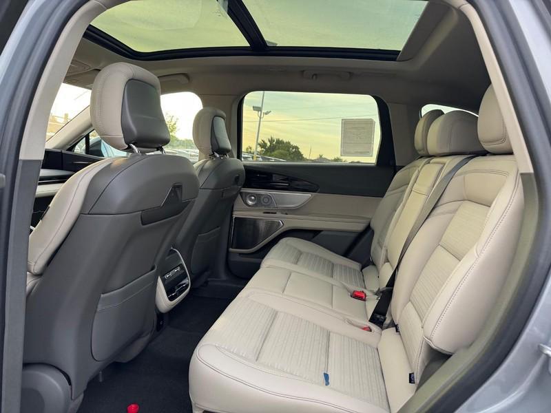 new 2025 Lincoln Nautilus car