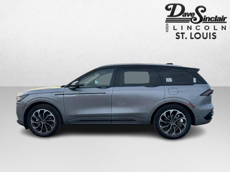 new 2025 Lincoln Nautilus car