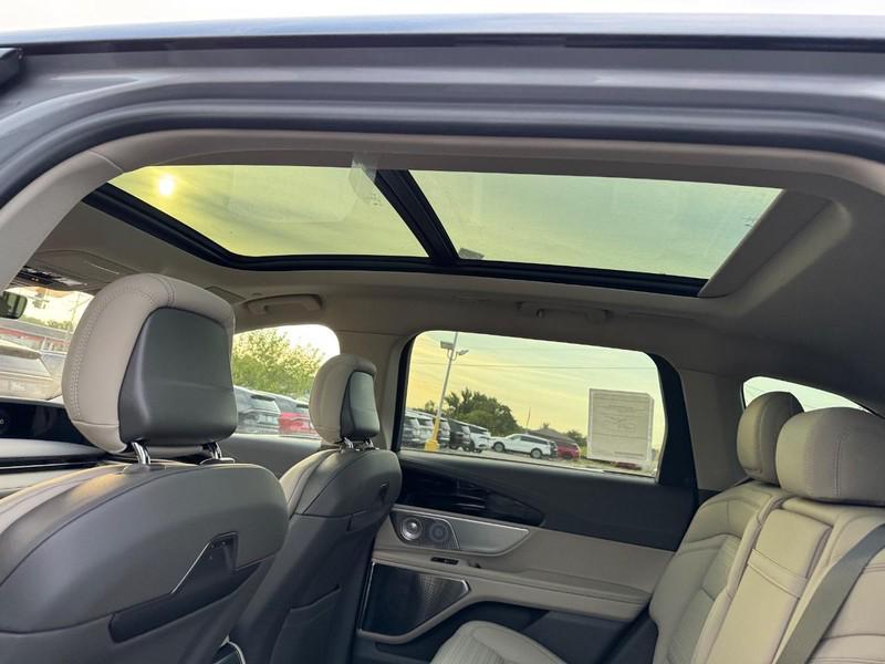 new 2025 Lincoln Nautilus car
