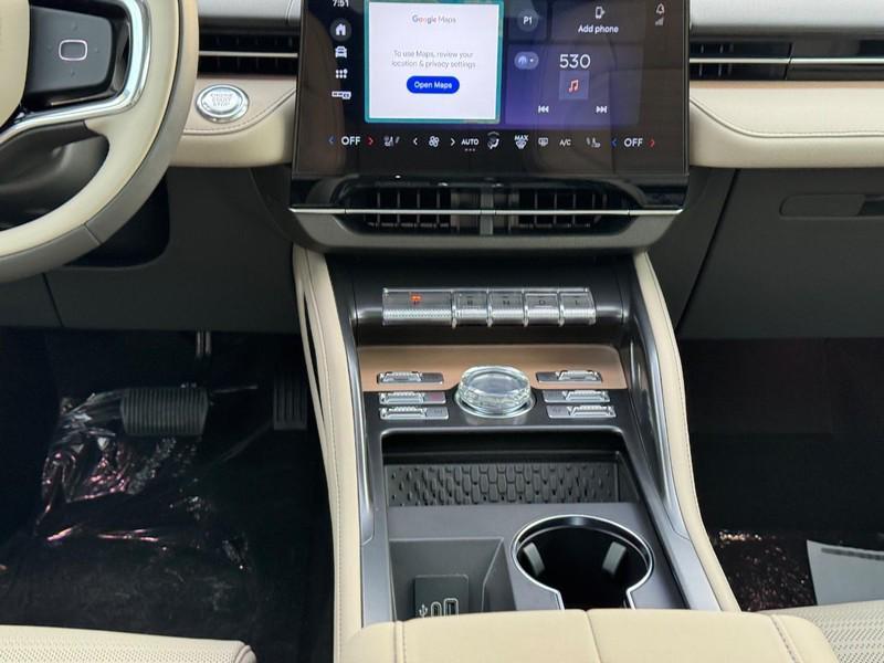 new 2025 Lincoln Nautilus car