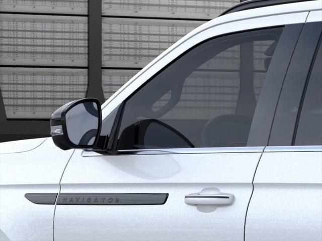 new 2025 Lincoln Navigator car, priced at $109,305