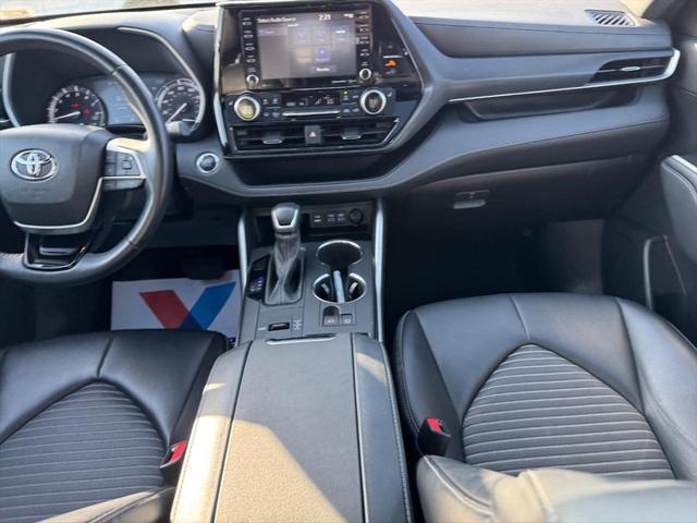 used 2022 Toyota Highlander car, priced at $34,348