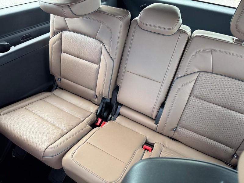 new 2025 Lincoln Navigator car, priced at $123,585