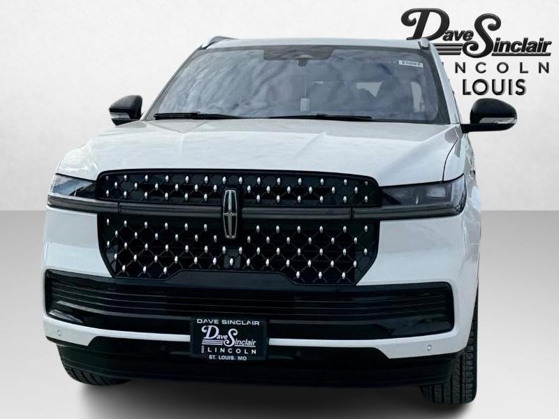 new 2025 Lincoln Navigator car, priced at $123,585