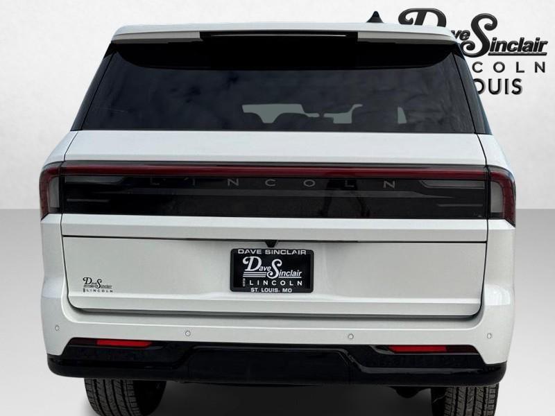 new 2025 Lincoln Navigator car, priced at $123,585