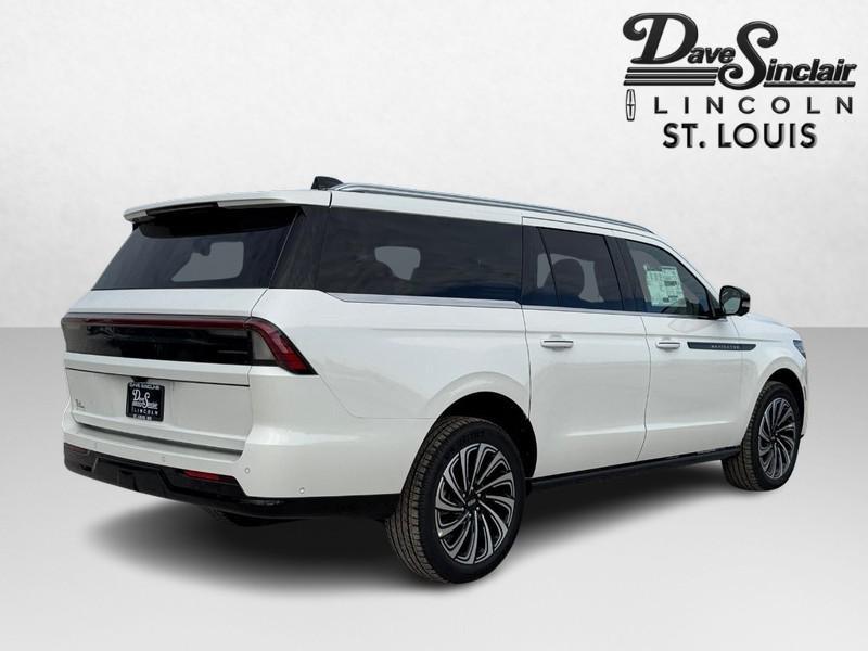 new 2025 Lincoln Navigator car, priced at $123,585