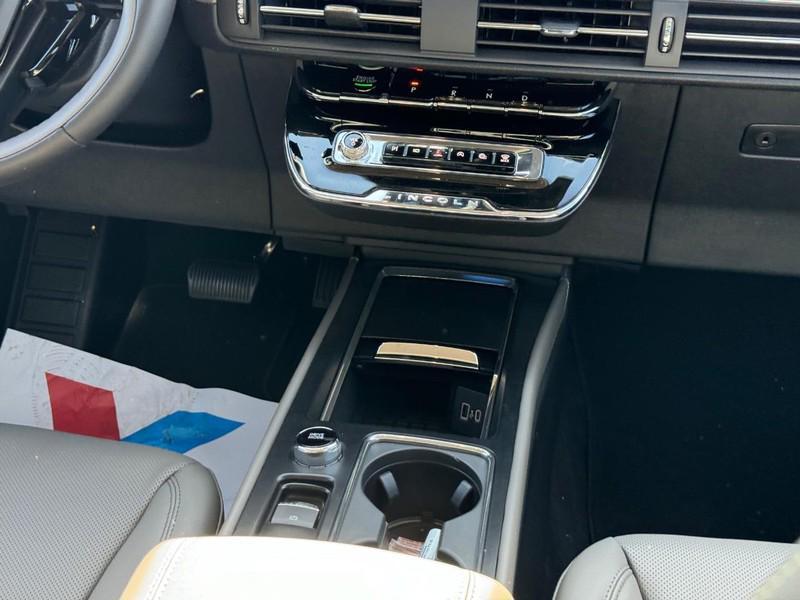 new 2025 Lincoln Corsair car, priced at $45,703