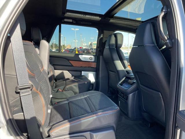 new 2024 Lincoln Navigator car, priced at $120,265