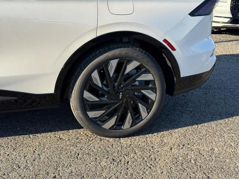 new 2025 Lincoln Nautilus car, priced at $70,095