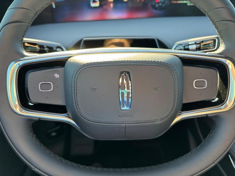 new 2025 Lincoln Nautilus car, priced at $70,095