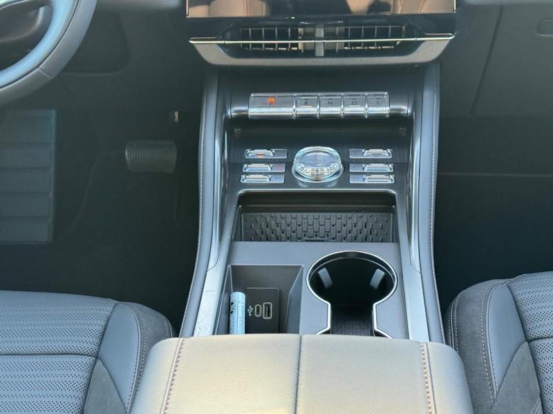 new 2025 Lincoln Nautilus car, priced at $70,095