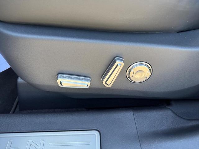 new 2025 Lincoln Nautilus car, priced at $58,266