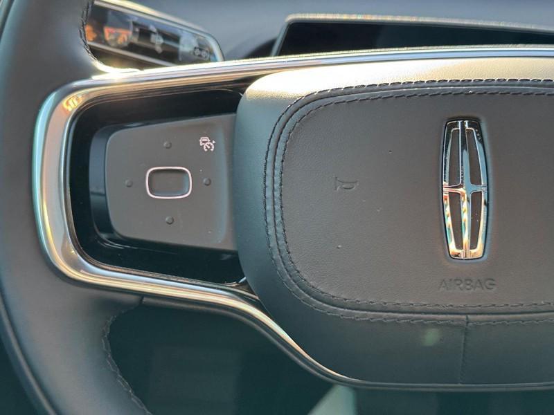 new 2025 Lincoln Nautilus car, priced at $64,020