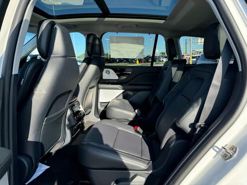 new 2025 Lincoln Aviator car, priced at $80,350
