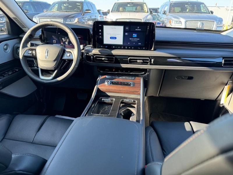 new 2025 Lincoln Aviator car, priced at $80,350