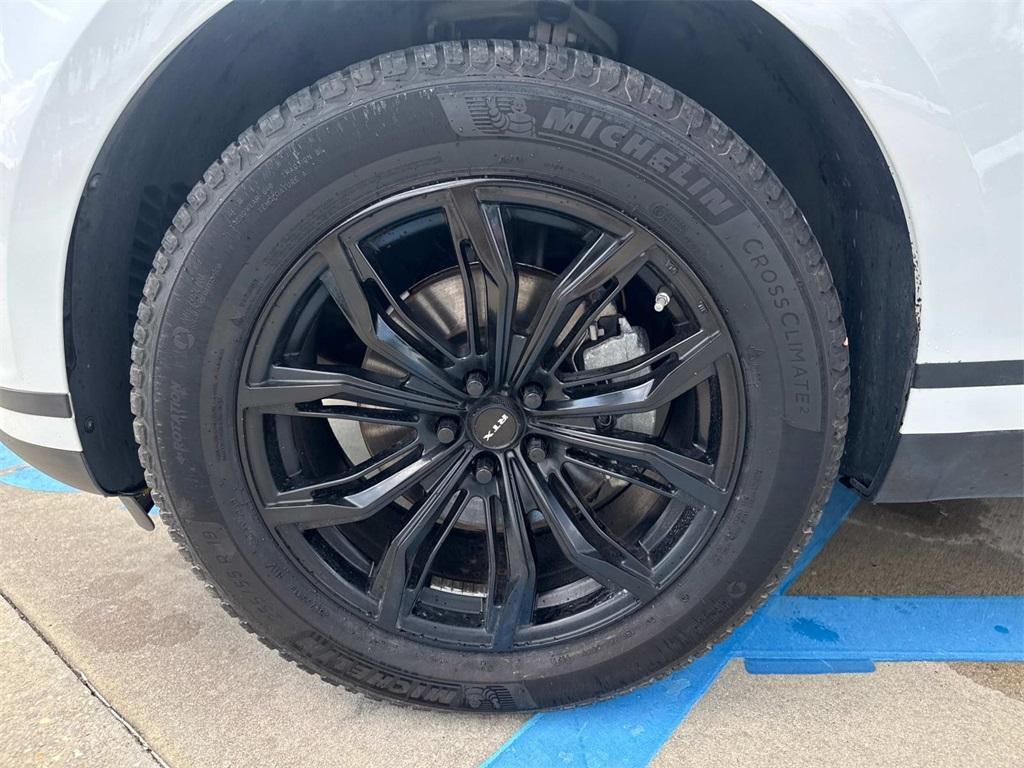 used 2020 Land Rover Range Rover Velar car, priced at $24,490