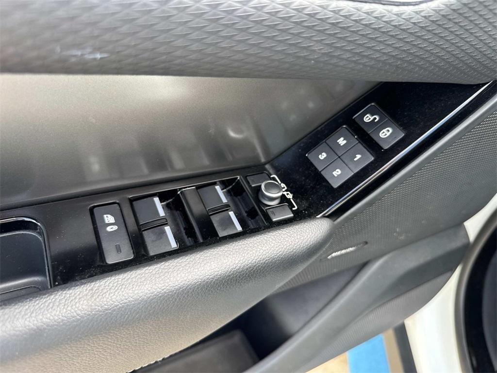 used 2020 Land Rover Range Rover Velar car, priced at $24,490