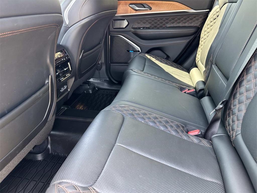 used 2022 Jeep Grand Cherokee car, priced at $35,980