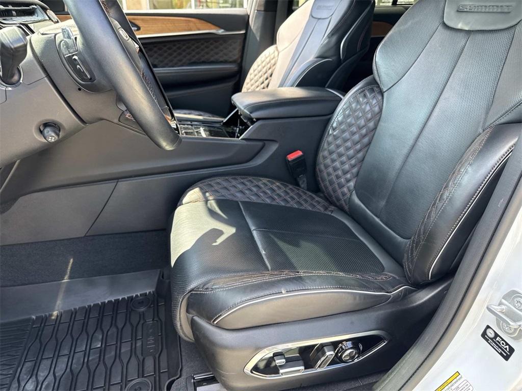 used 2022 Jeep Grand Cherokee car, priced at $35,980