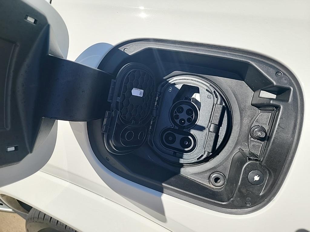 used 2024 Mercedes-Benz GLE 450 Plug-In Hybrid car, priced at $61,980