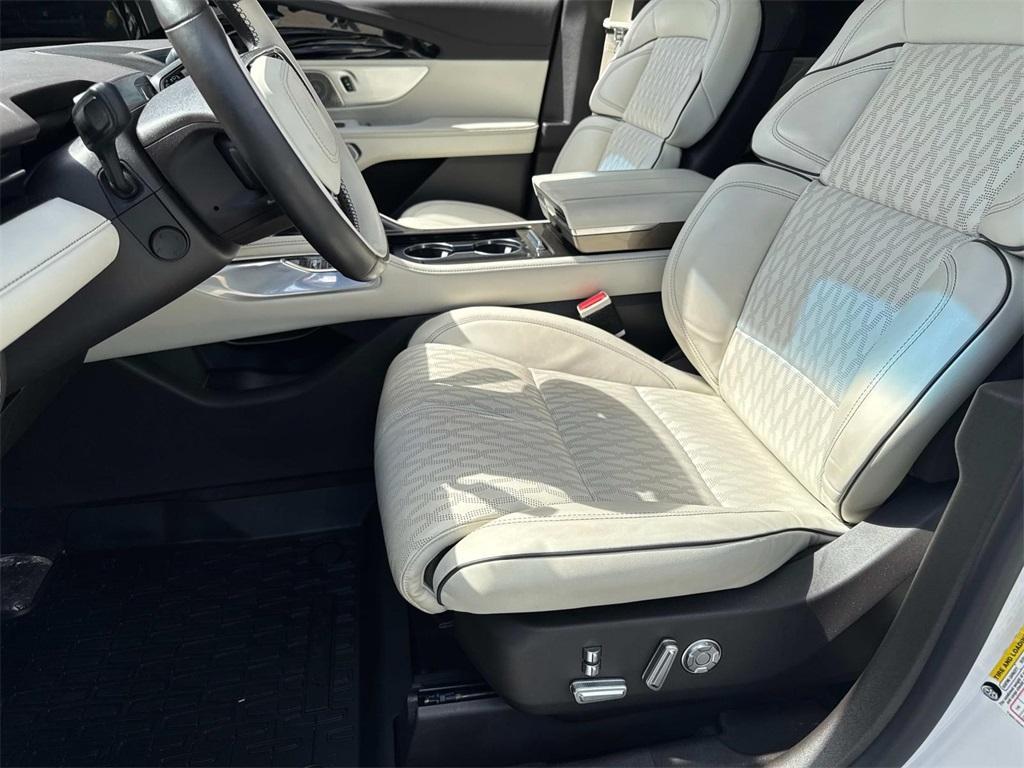 used 2024 Lincoln Nautilus car, priced at $58,690