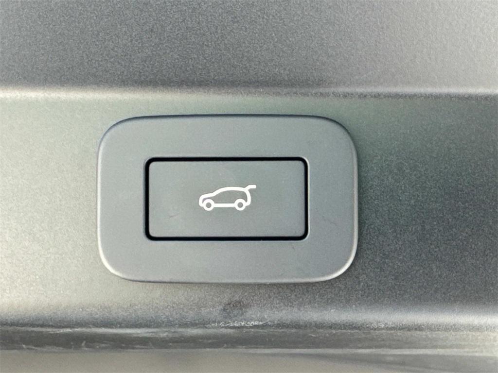 used 2025 Land Rover Range Rover Sport car, priced at $89,888