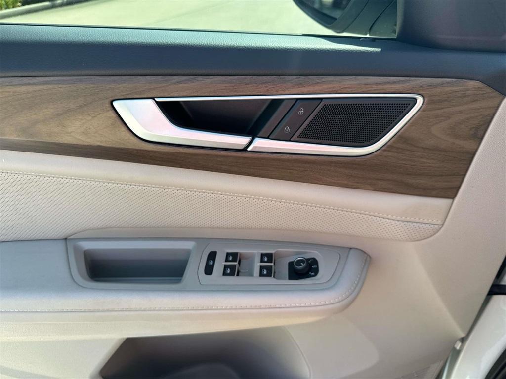 used 2024 Volkswagen Atlas car, priced at $30,880