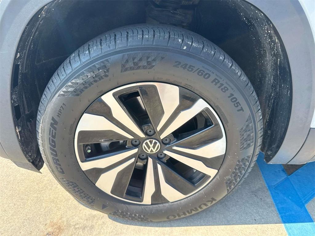 used 2024 Volkswagen Atlas car, priced at $30,880