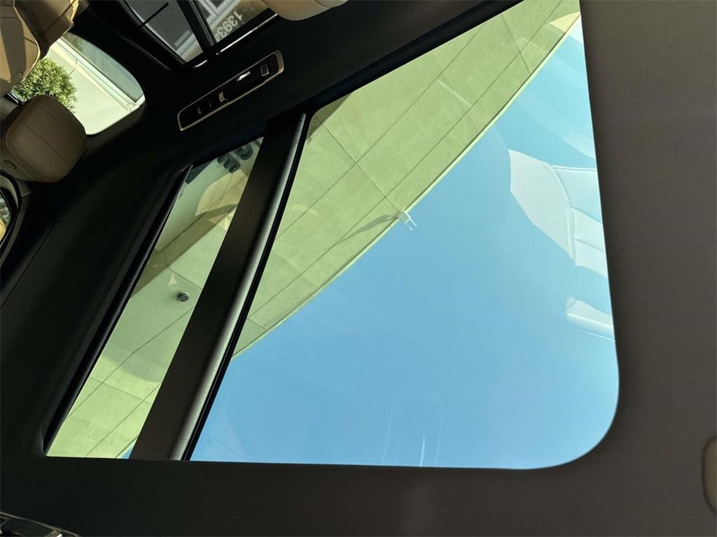 new 2025 Land Rover Range Rover car, priced at $123,480