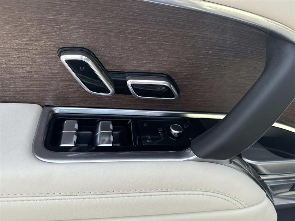 new 2025 Land Rover Range Rover car, priced at $159,870