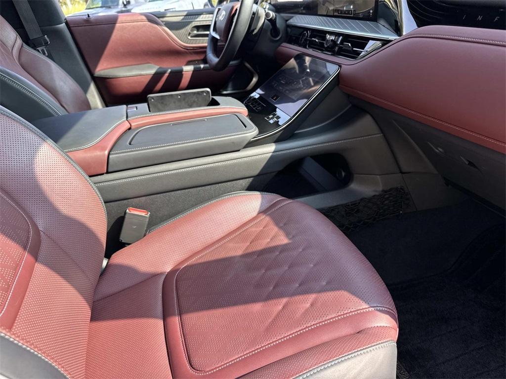 used 2025 INFINITI QX80 car, priced at $90,862