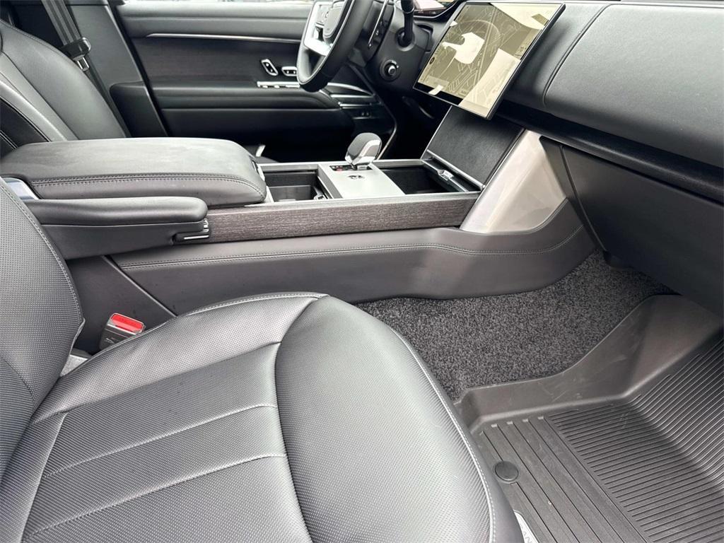 new 2025 Land Rover Range Rover car, priced at $160,265