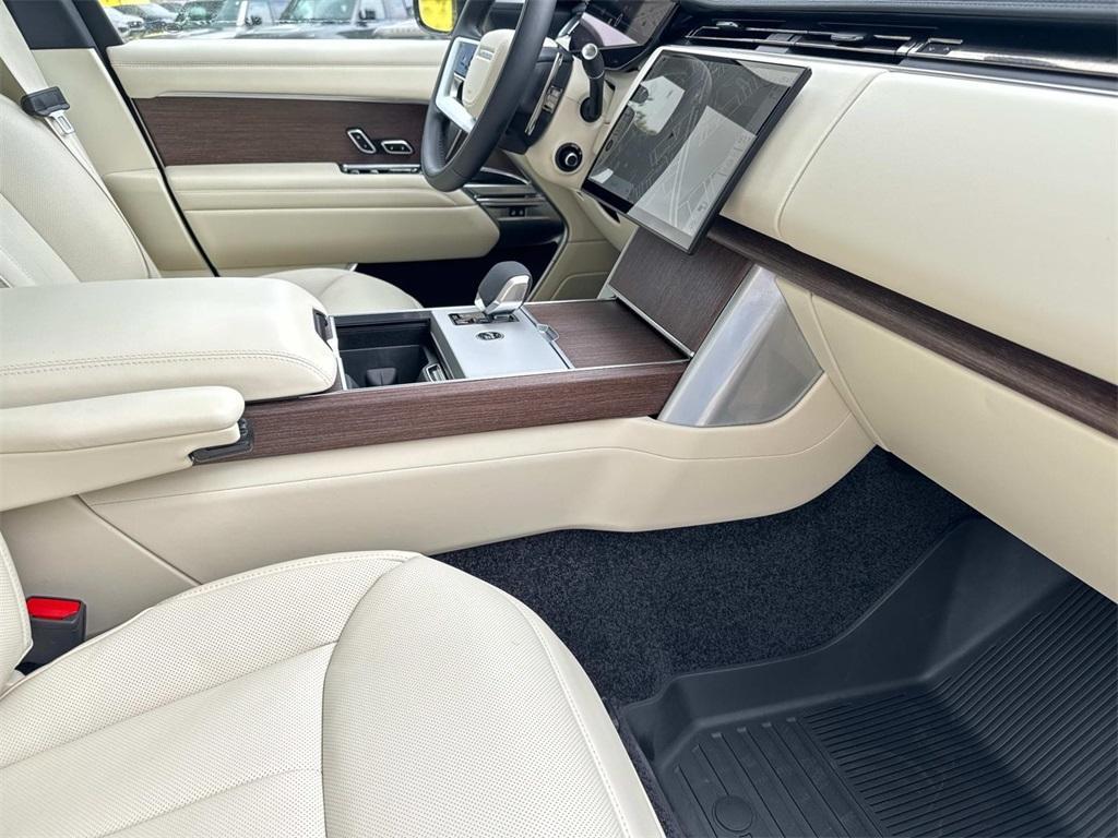 new 2025 Land Rover Range Rover car, priced at $153,160
