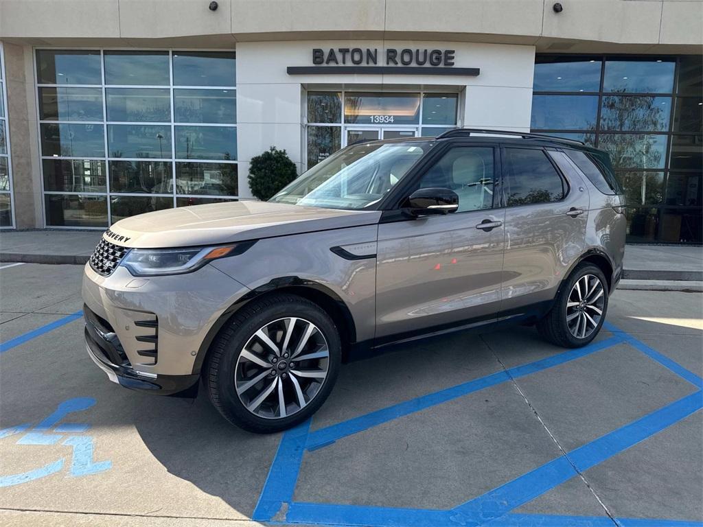 new 2025 Land Rover Discovery car, priced at $75,703