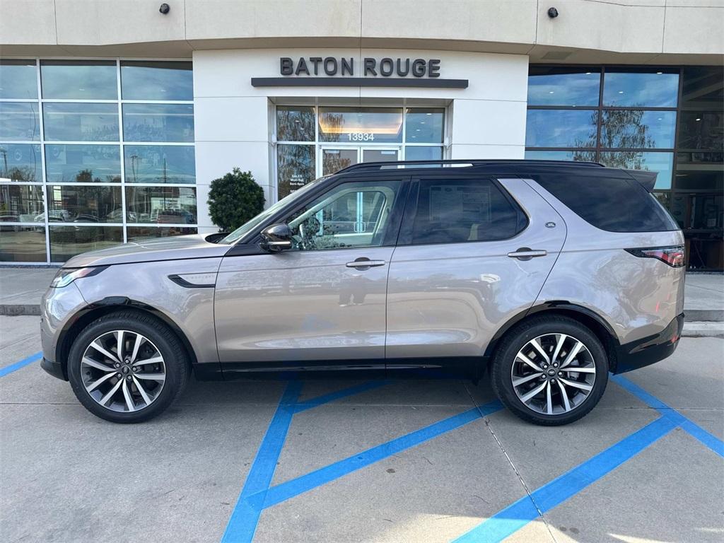 new 2025 Land Rover Discovery car, priced at $75,703