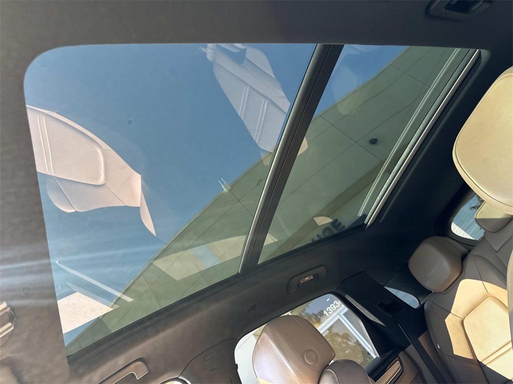 used 2019 Porsche Cayenne car, priced at $34,490