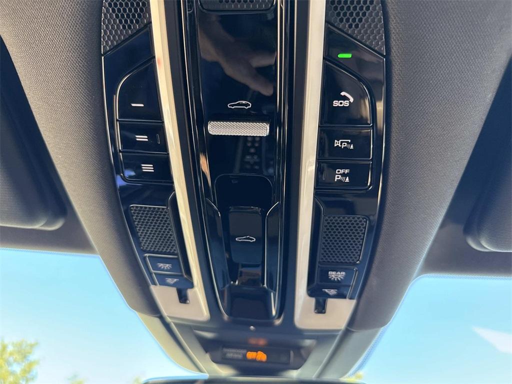 used 2019 Porsche Cayenne car, priced at $34,490