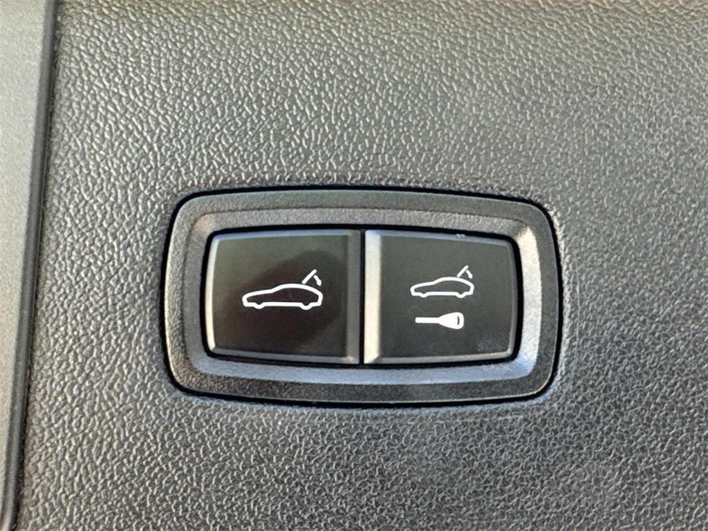 used 2019 Porsche Cayenne car, priced at $34,490