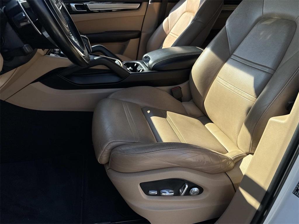 used 2019 Porsche Cayenne car, priced at $34,490