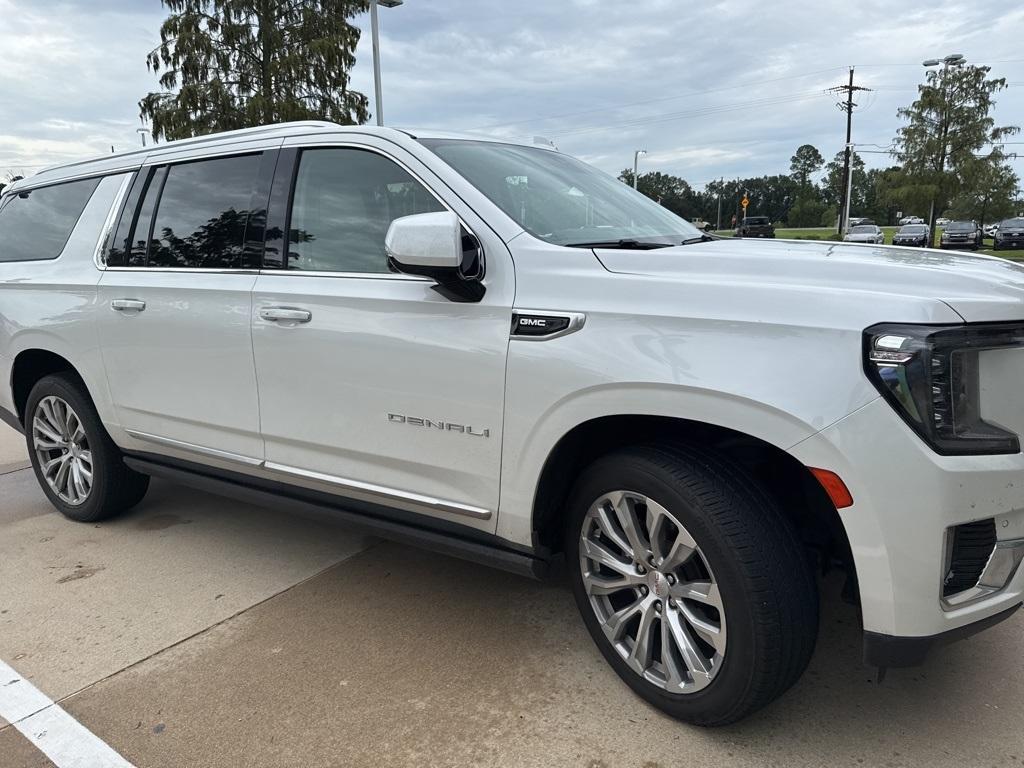 used 2022 GMC Yukon XL car, priced at $42,150