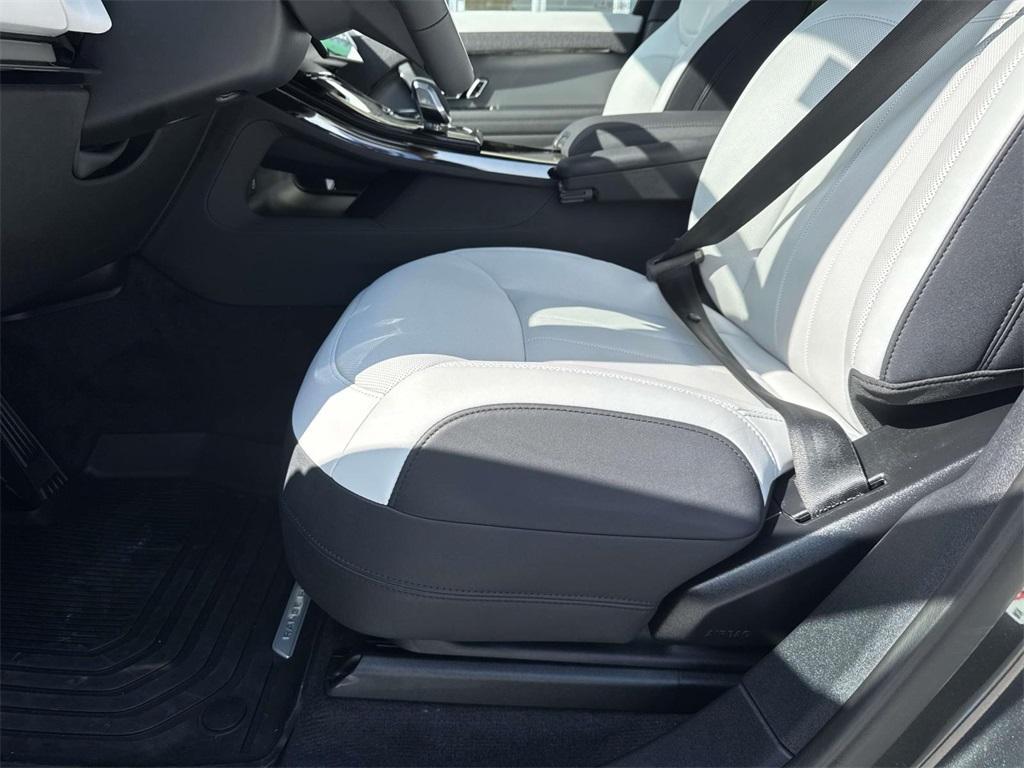 new 2025 Land Rover Range Rover Sport car, priced at $126,445